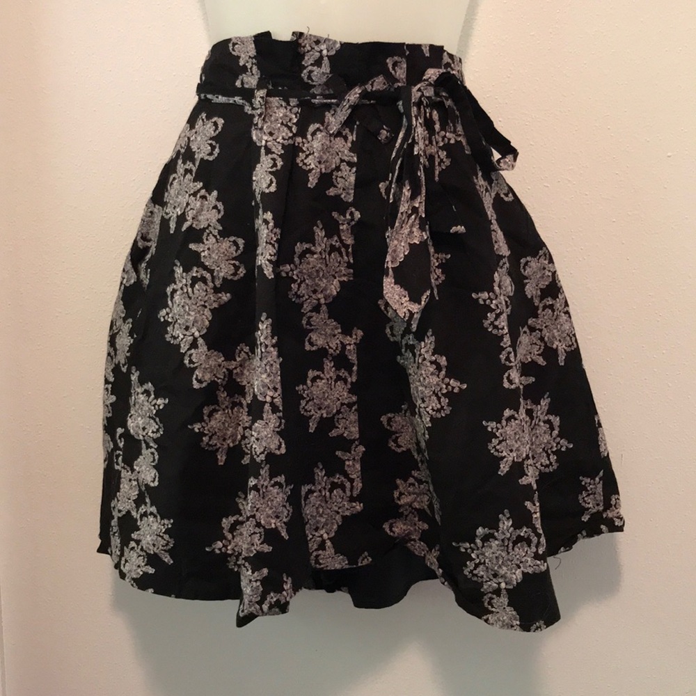 Love 21 black and purple patterned skirt.